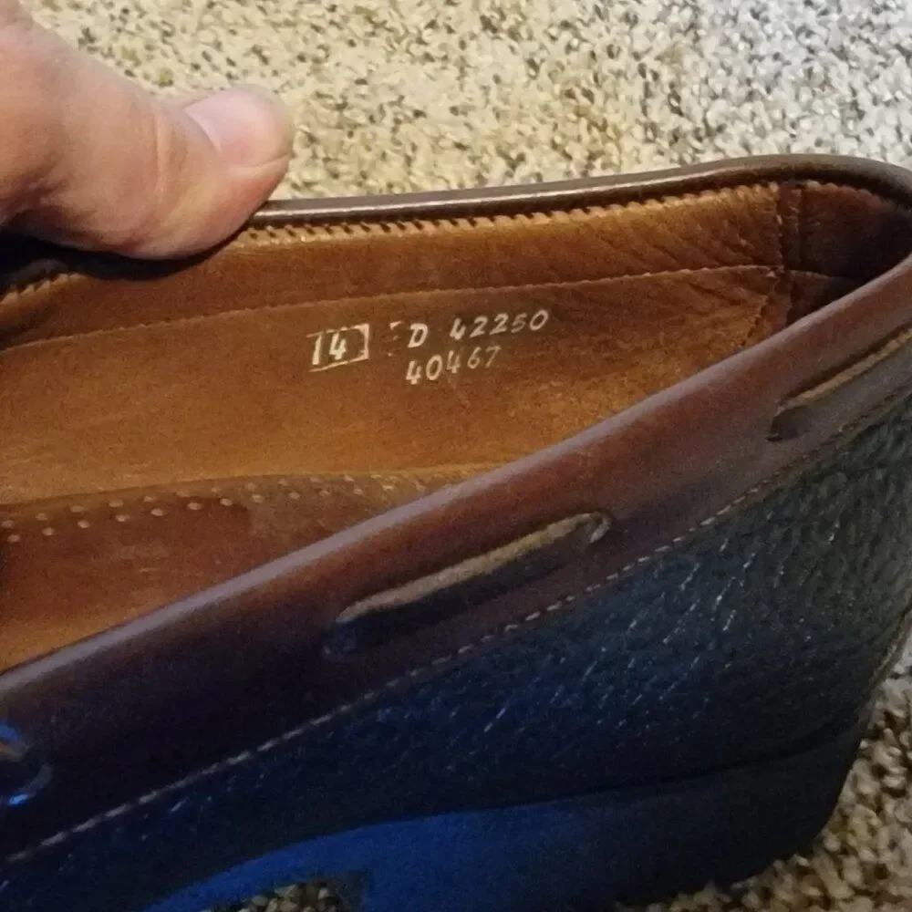 Allen Edmonds Loafers 14 D  Nashua Black and Chili